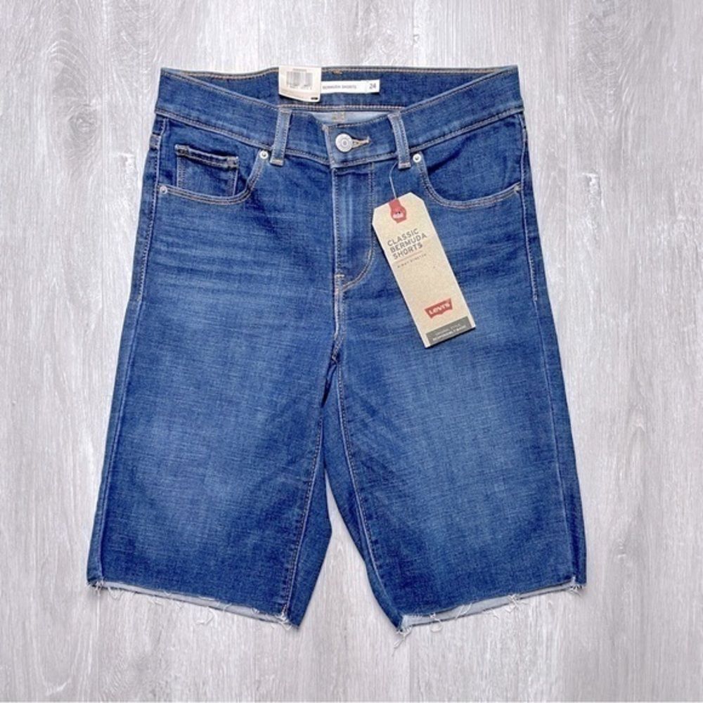 Levi’s Women's NWT Size 24 Classic Bermuda Denim Jean Shorts